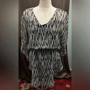 Shear tunic with attached black tank top/ Express/ large